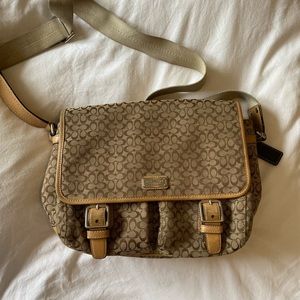 COACH CROSS BODY PURSE